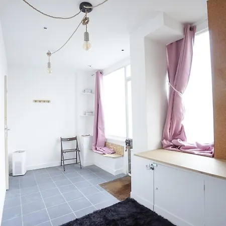 Flat Close To Transport In The 15th District * Paryż