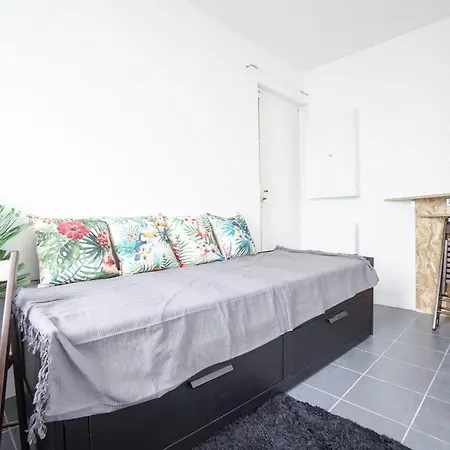 Flat Close To Transport In The 15th District Paryż
