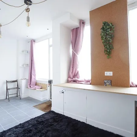Flat Close To Transport In The 15th District * Paryż