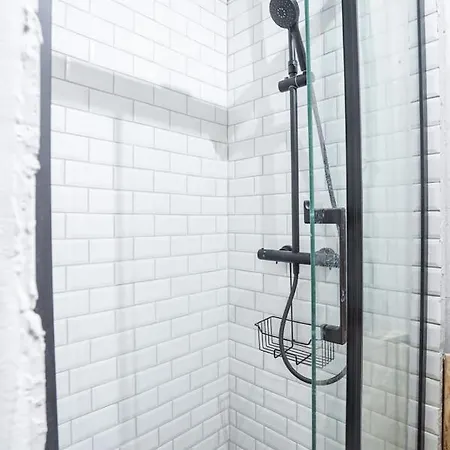 Flat Close To Transport In The 15th District *